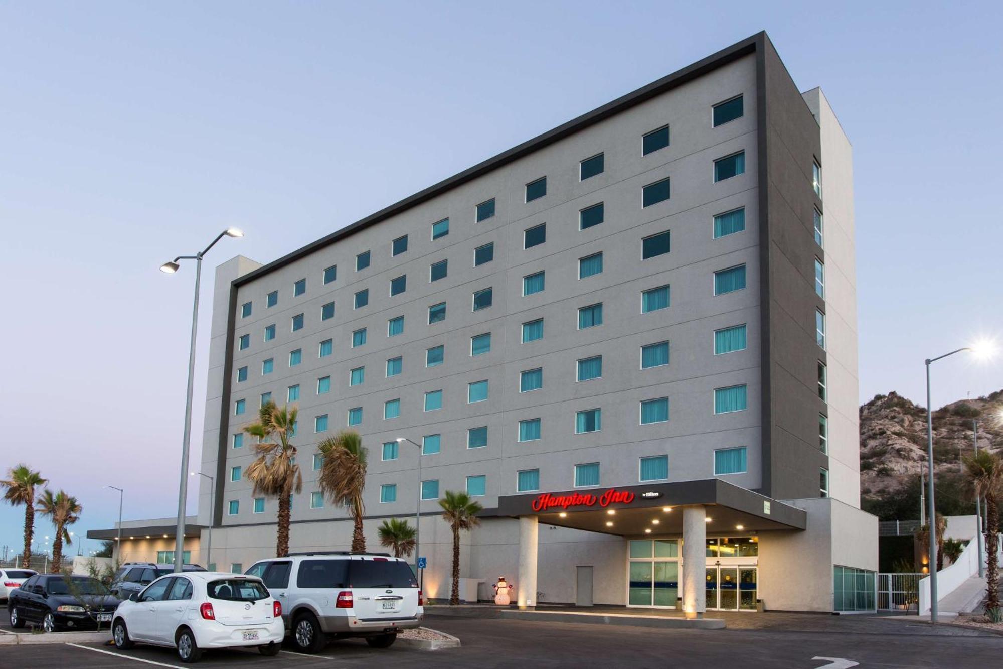 Hampton Inn By Hilton Hermosillo Esterno foto